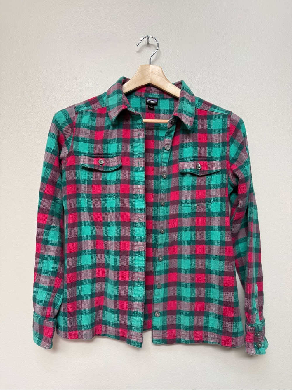 Patagonia Fjord Plaid Button-Down Flannel Shirt Size 6